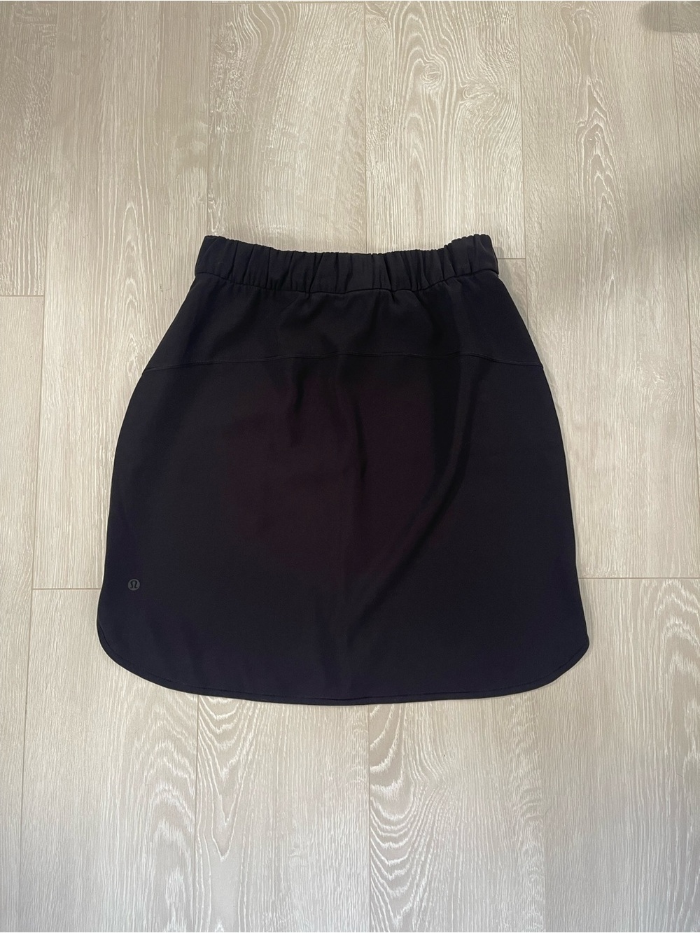 Lululemon On The Fly Skirt *Woven
Black size 8 - Picture 11 of 13